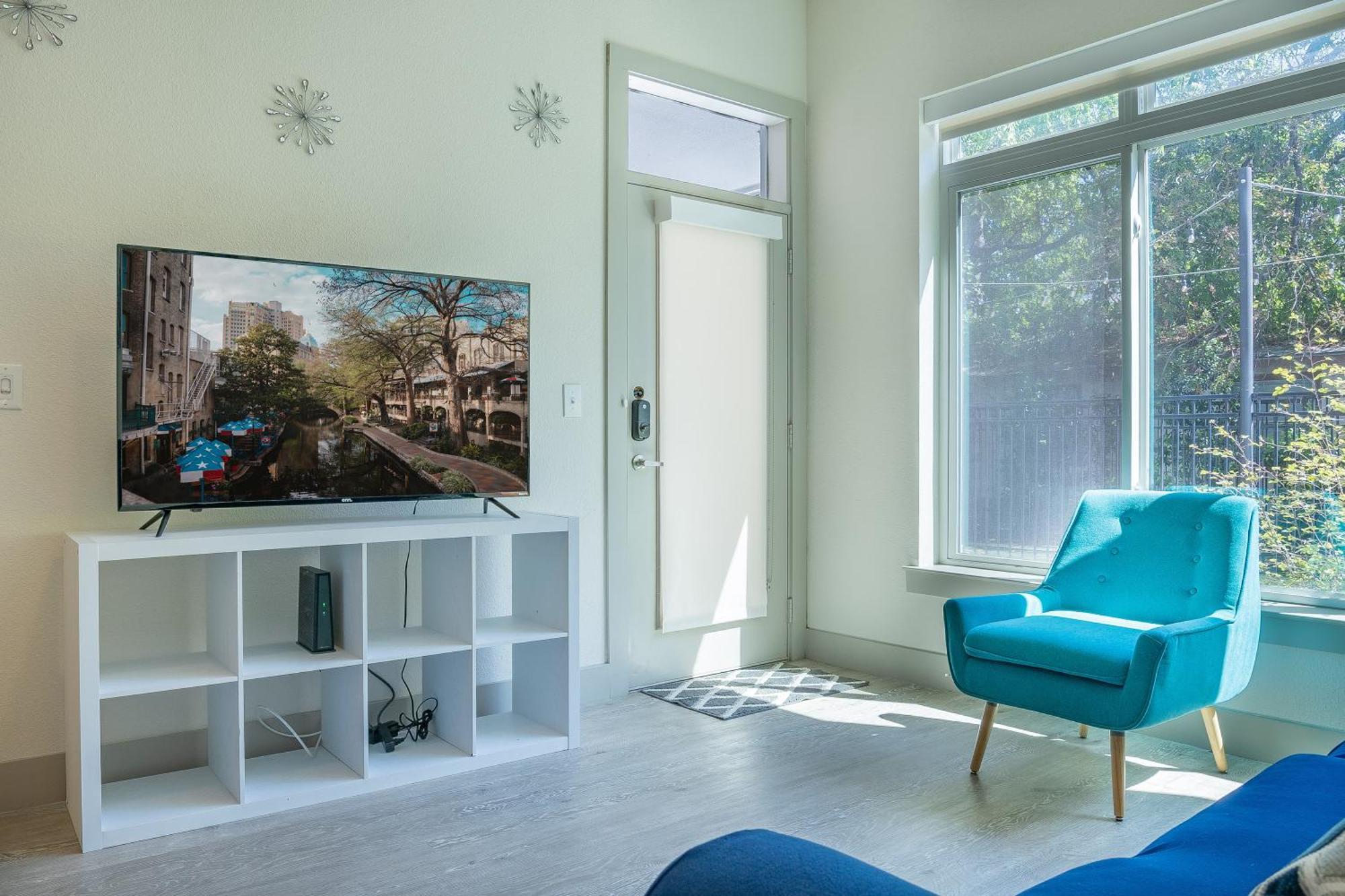 Beautiful Riverwalk Apt With Full Amenities, King Bed & Free Parking 샌안토니오 외부 사진
