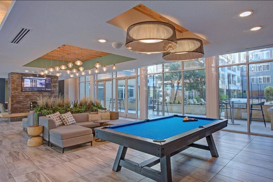 Beautiful Riverwalk Apt With Full Amenities, King Bed & Free Parking 샌안토니오 외부 사진