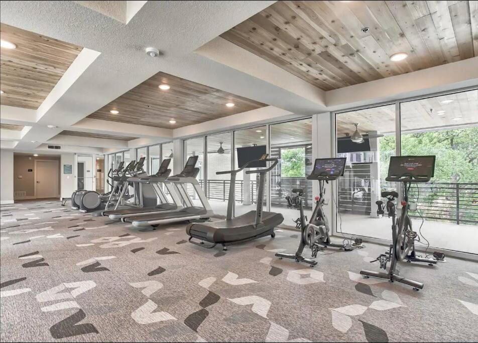 Beautiful Riverwalk Apt With Full Amenities, King Bed & Free Parking 샌안토니오 외부 사진