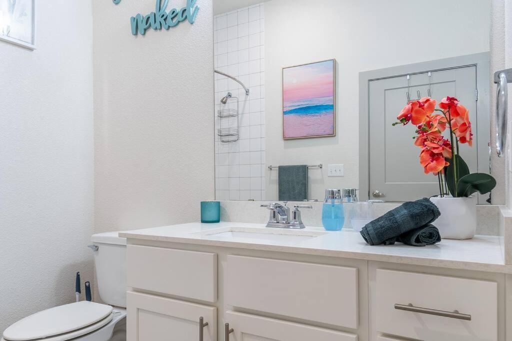 Beautiful Riverwalk Apt With Full Amenities, King Bed & Free Parking 샌안토니오 외부 사진